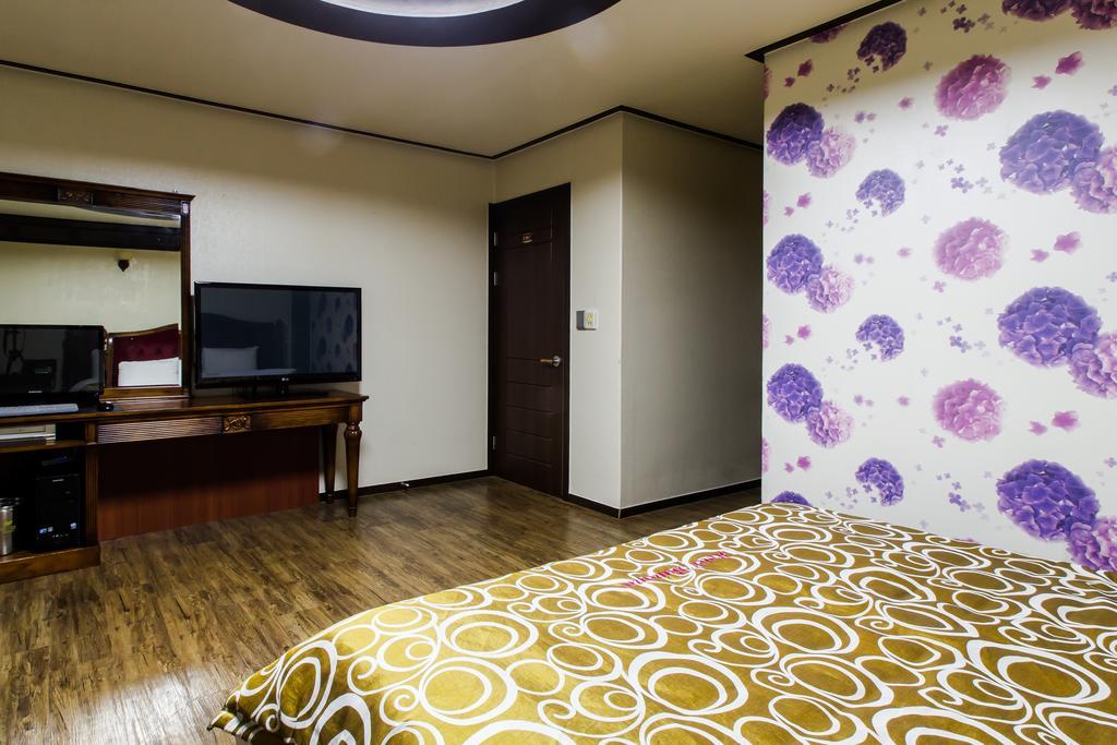 Guangju Hotel Banana Gwangju Metropolitan City Esterno foto