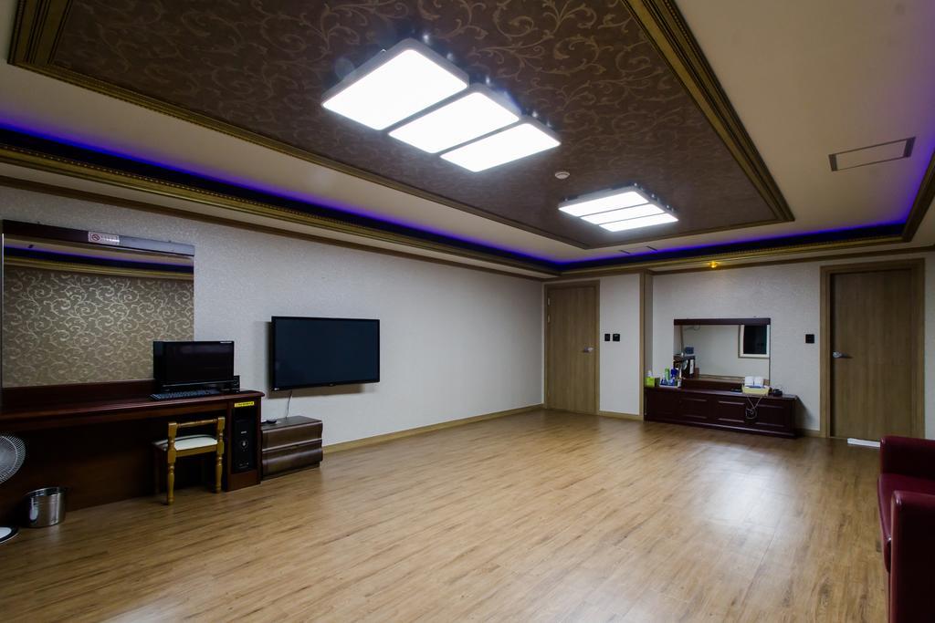 Guangju Hotel Banana Gwangju Metropolitan City Esterno foto