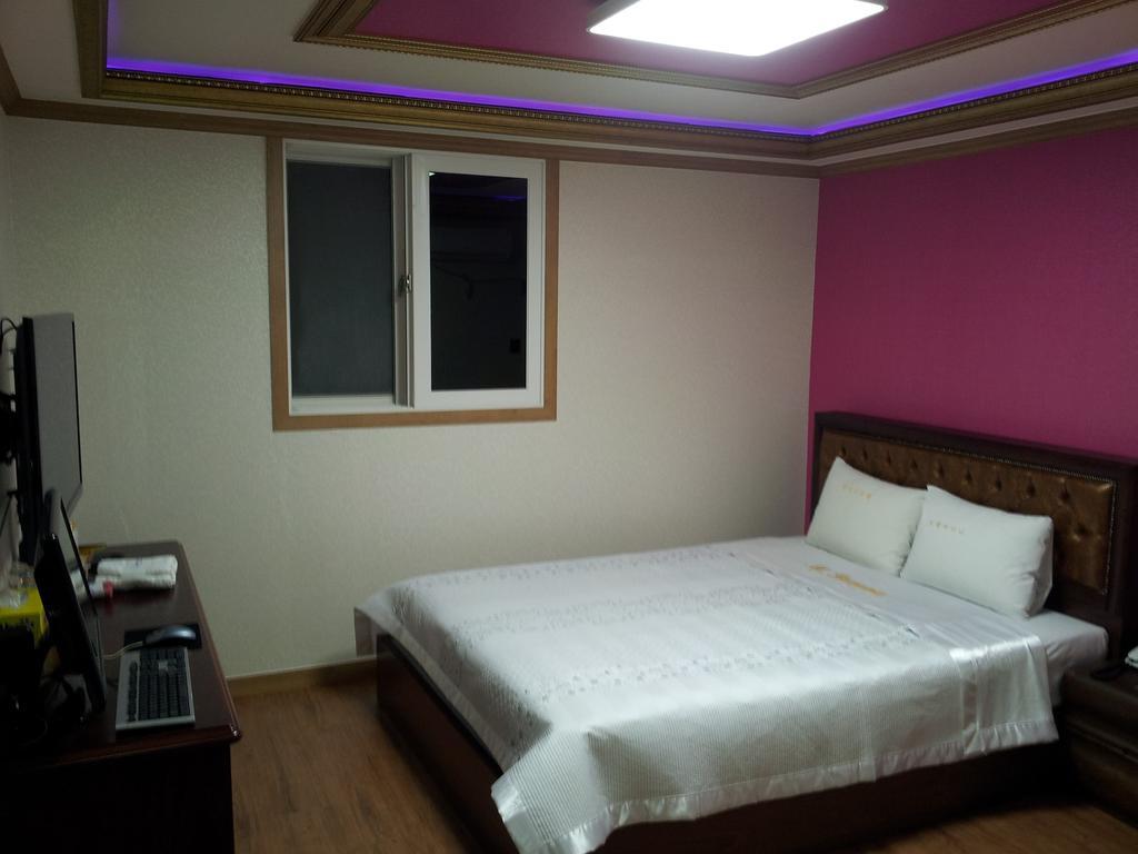 Guangju Hotel Banana Gwangju Metropolitan City Esterno foto