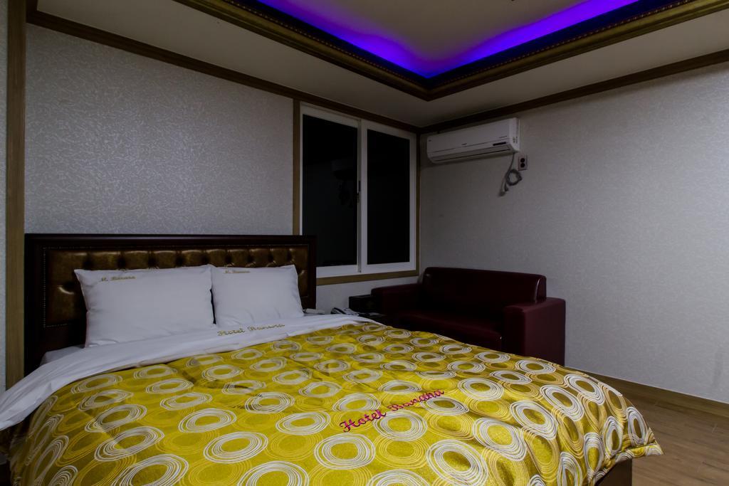 Guangju Hotel Banana Gwangju Metropolitan City Esterno foto