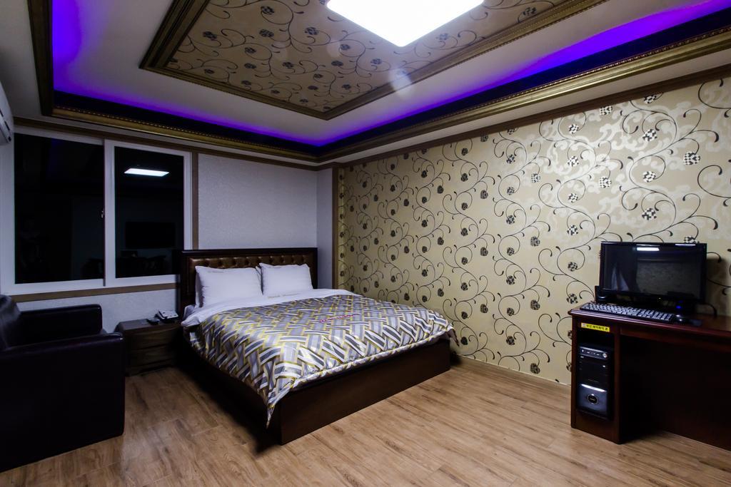 Guangju Hotel Banana Gwangju Metropolitan City Esterno foto