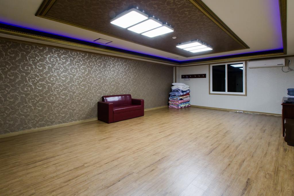 Guangju Hotel Banana Gwangju Metropolitan City Esterno foto