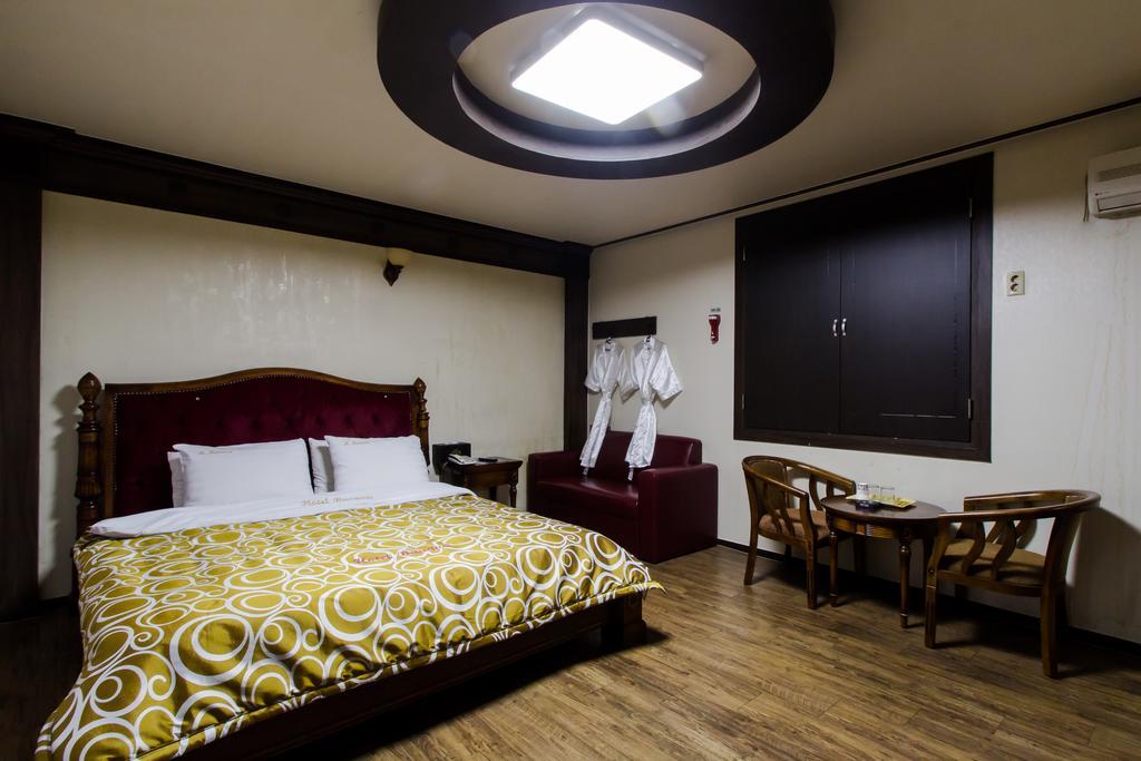 Guangju Hotel Banana Gwangju Metropolitan City Esterno foto