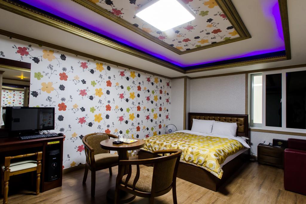 Guangju Hotel Banana Gwangju Metropolitan City Esterno foto