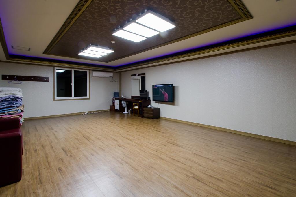 Guangju Hotel Banana Gwangju Metropolitan City Esterno foto