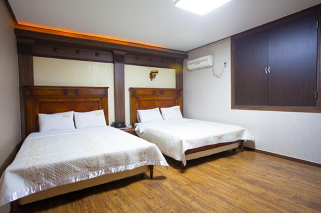 Guangju Hotel Banana Gwangju Metropolitan City Esterno foto