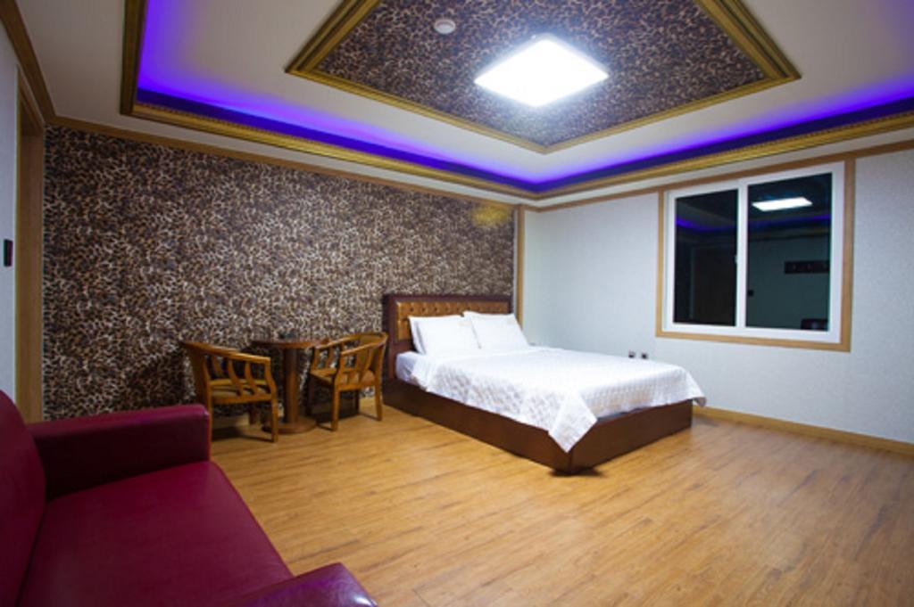 Guangju Hotel Banana Gwangju Metropolitan City Esterno foto