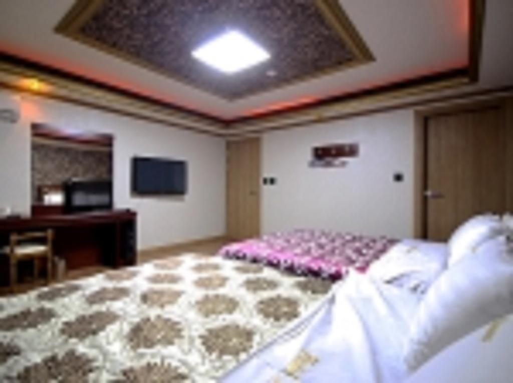 Guangju Hotel Banana Gwangju Metropolitan City Esterno foto