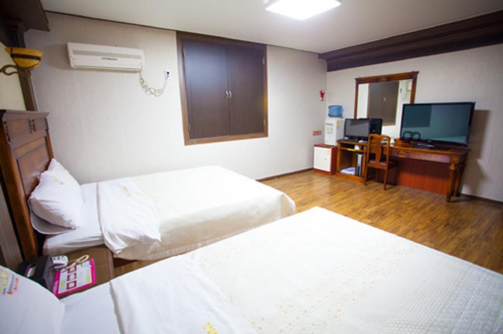 Guangju Hotel Banana Gwangju Metropolitan City Esterno foto
